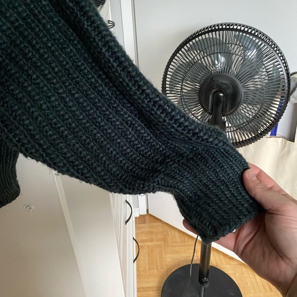 Collared & Balloon Sleeved Sweater - Picture 3 of 6